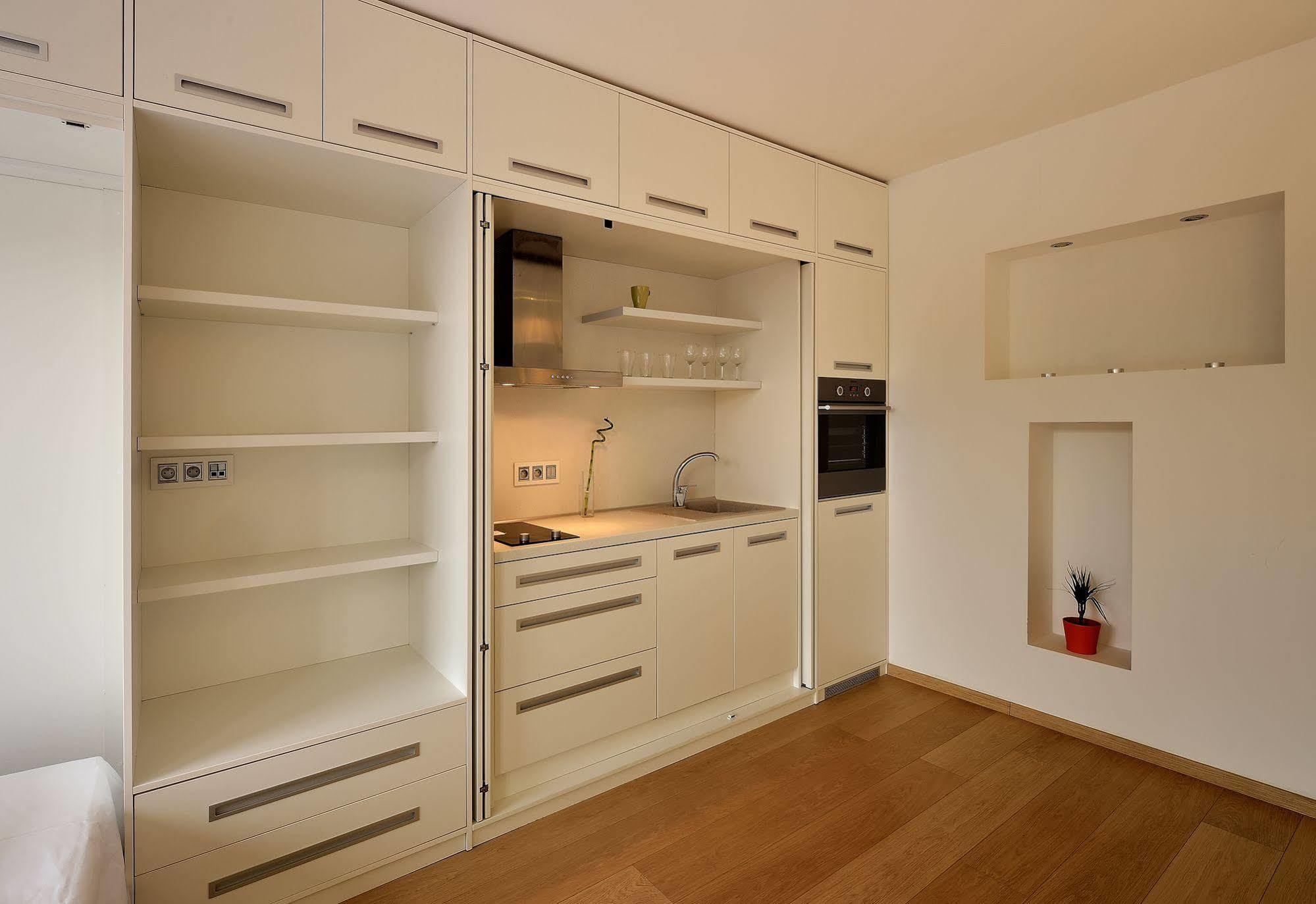 Ambiente Serviced Apartments - Dunajska Братислава Экстерьер фото