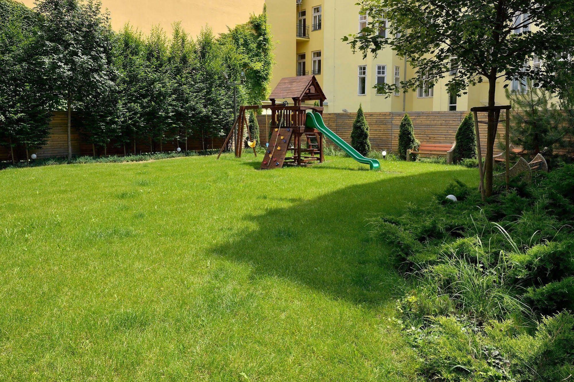 Ambiente Serviced Apartments - Dunajska Братислава Экстерьер фото