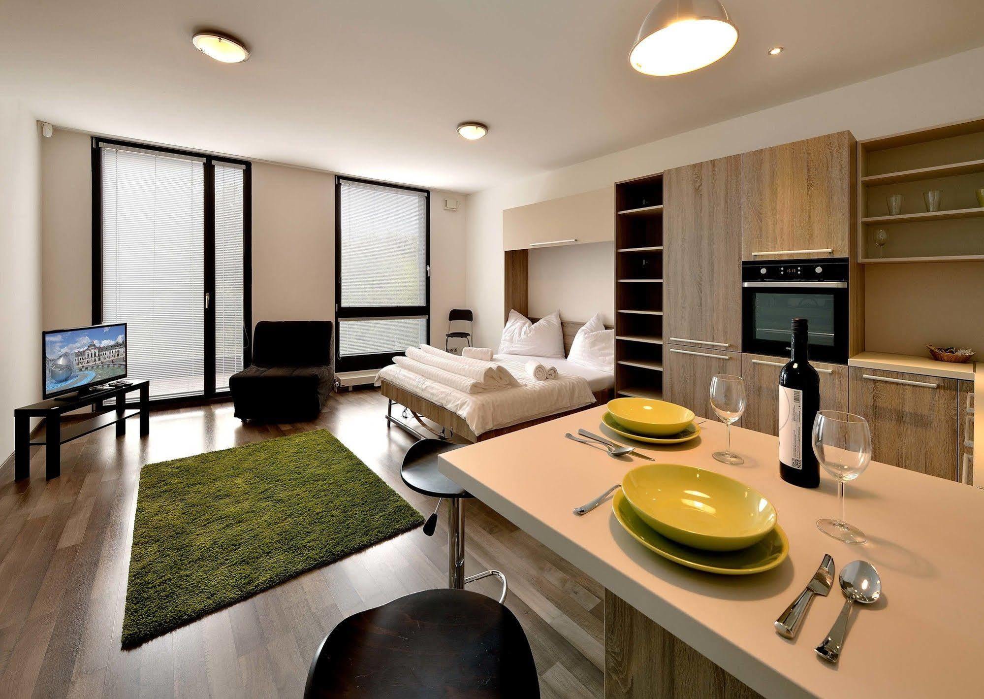 Ambiente Serviced Apartments - Dunajska Братислава Экстерьер фото