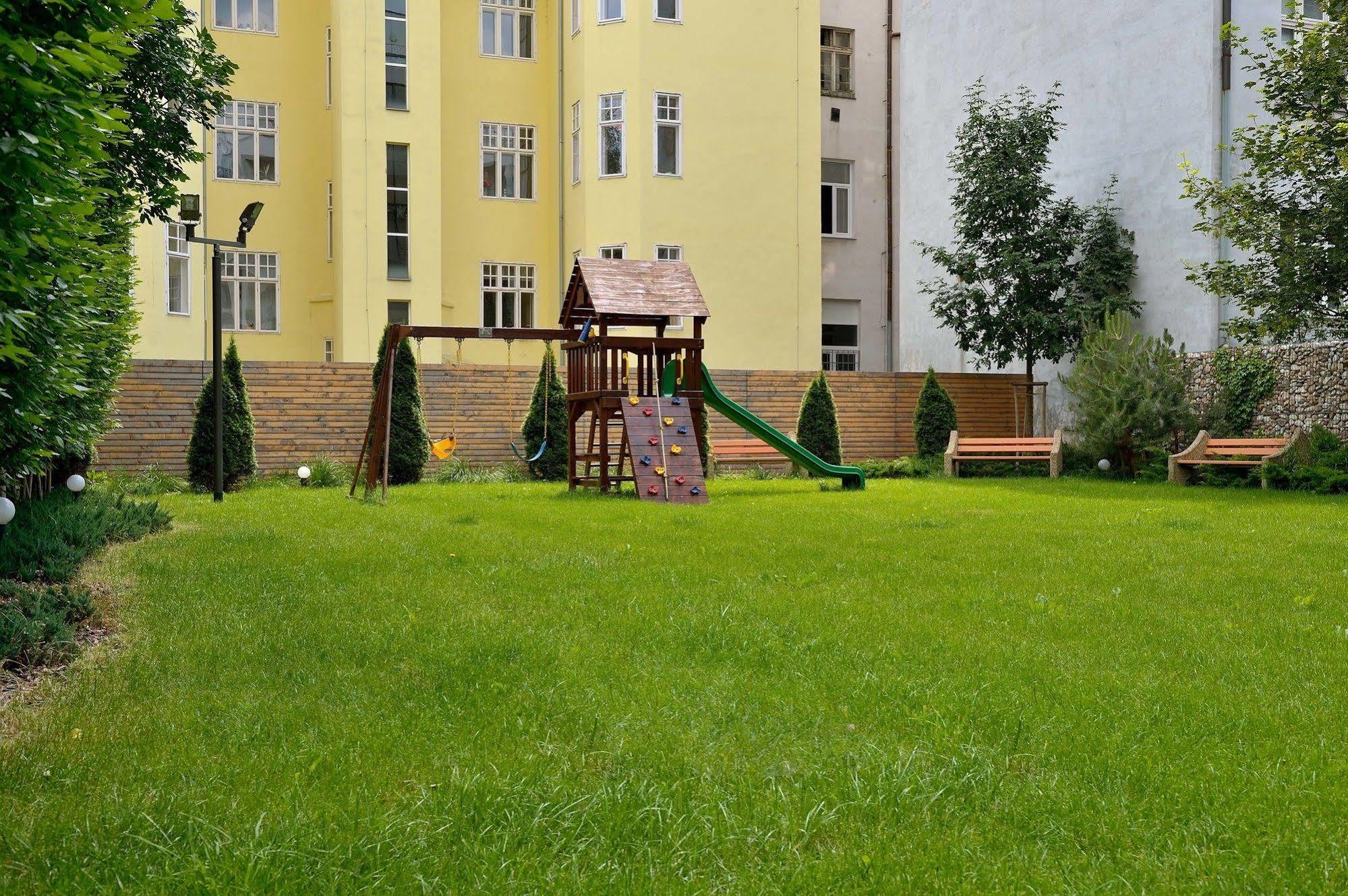 Ambiente Serviced Apartments - Dunajska Братислава Экстерьер фото